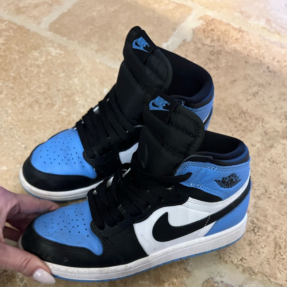 worn but good condition size 3 Jordan’s